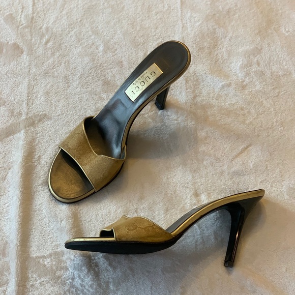 Gucci Vintage Never Worn Gold Metallic GG Mule Heel Pumps w/Gray Heel, Size 10.5 - Picture 2 of 13